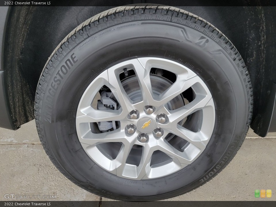 2022 Chevrolet Traverse LS Wheel and Tire Photo #143519999