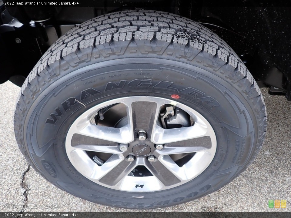 2022 Jeep Wrangler Unlimited Sahara 4x4 Wheel and Tire Photo #143567143