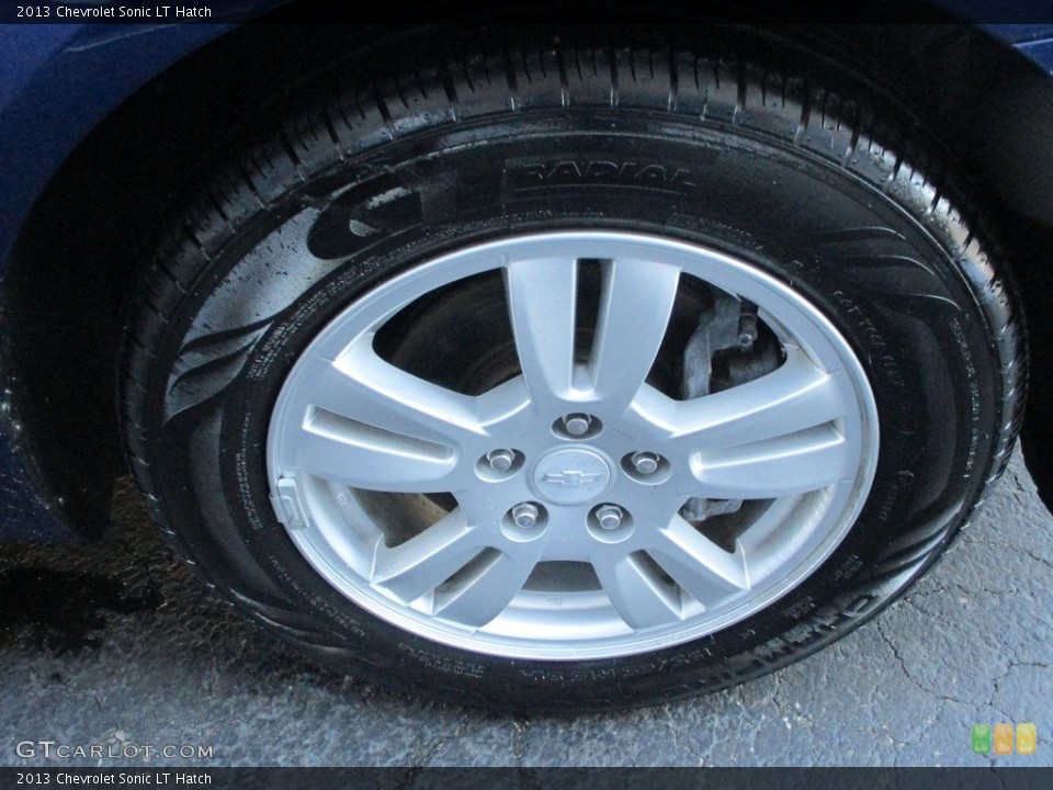 2013 Chevrolet Sonic LT Hatch Wheel and Tire Photo #143695494