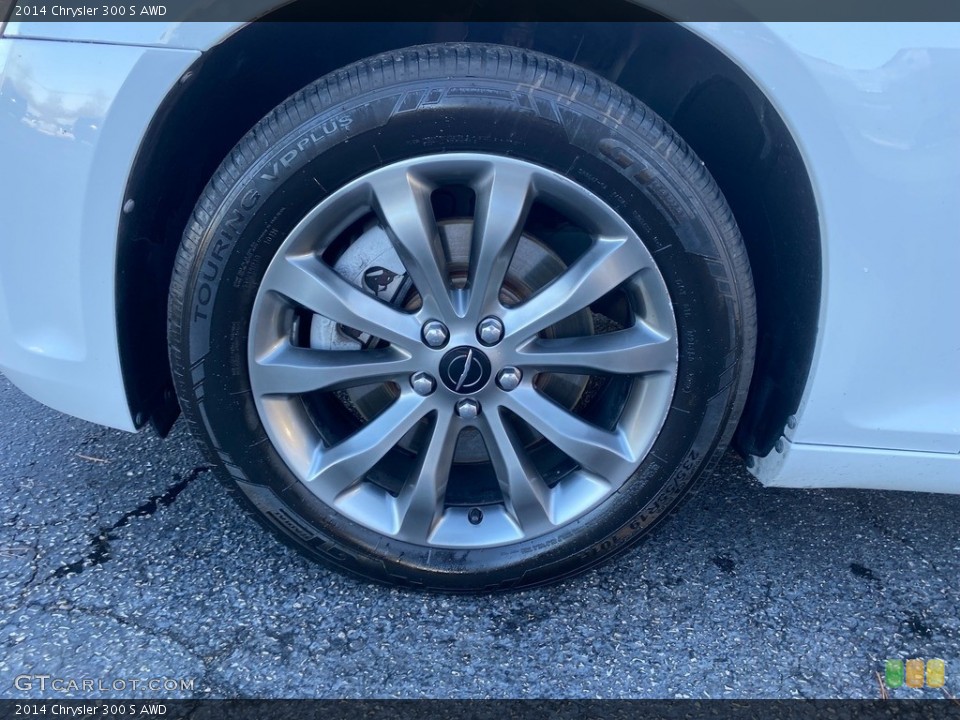 2014 Chrysler 300 S AWD Wheel and Tire Photo #143772582