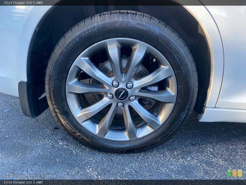 2014 Chrysler 300 S AWD Wheel and Tire Photo #143772633