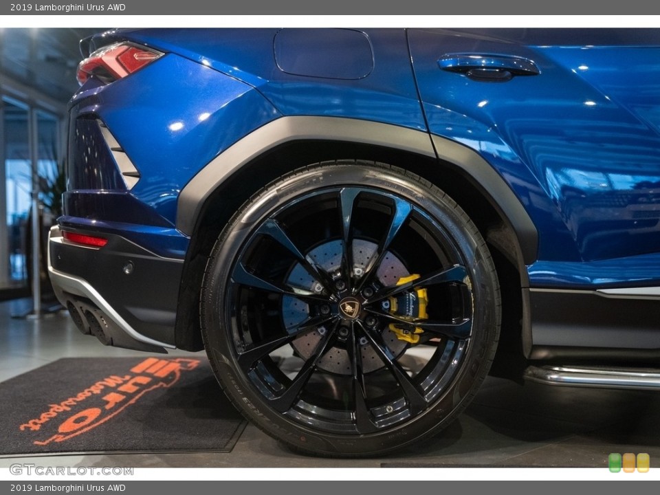 2019 Lamborghini Urus AWD Wheel and Tire Photo #143858275