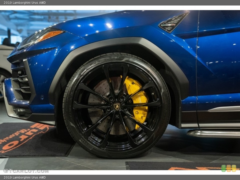 2019 Lamborghini Urus AWD Wheel and Tire Photo #143858303