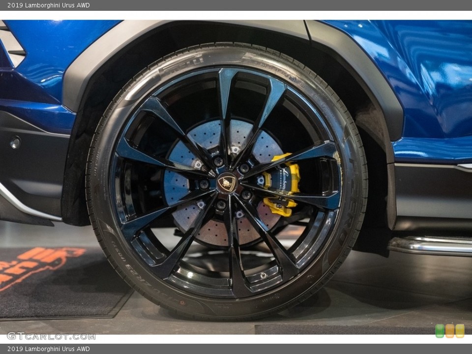 2019 Lamborghini Urus AWD Wheel and Tire Photo #143858863