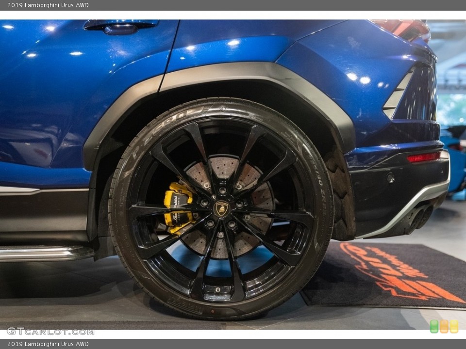 2019 Lamborghini Urus AWD Wheel and Tire Photo #143858904
