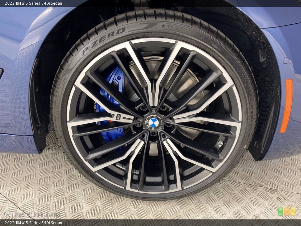2022 BMW 5 Series 540i Sedan Wheel and Tire Photo #143940644