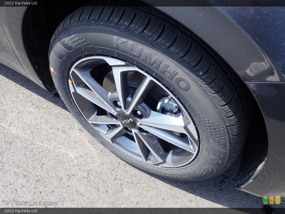 2022 Kia Forte LXS Wheel and Tire Photo #143996075