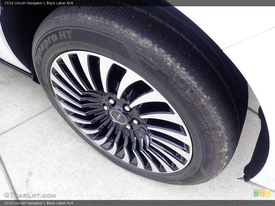 2019 Lincoln Navigator Wheels and Tires