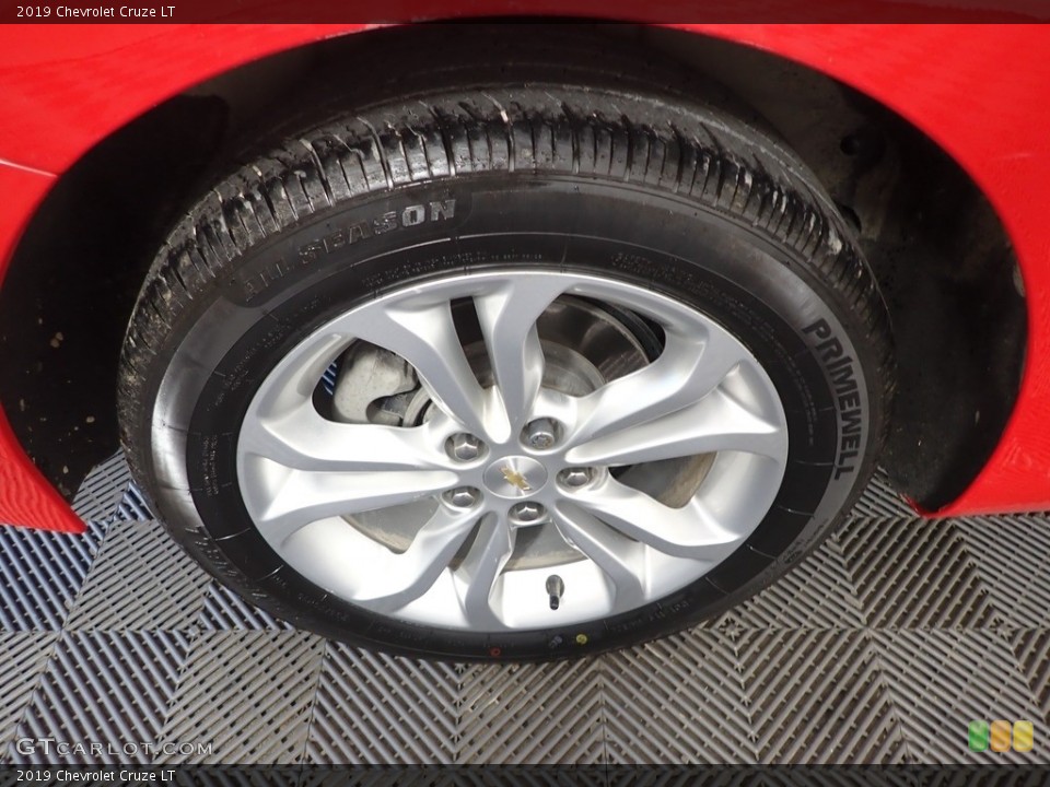 2019 Chevrolet Cruze LT Wheel and Tire Photo #144502857