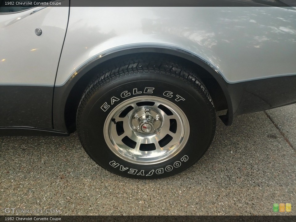 1982 Chevrolet Corvette Coupe Wheel and Tire Photo #144545330