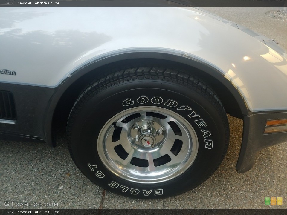 1982 Chevrolet Corvette Coupe Wheel and Tire Photo #144545354