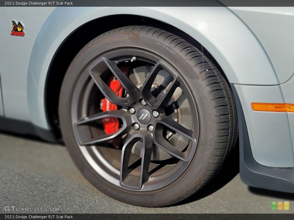 2021 Dodge Challenger R/T Scat Pack Wheel and Tire Photo #144617585