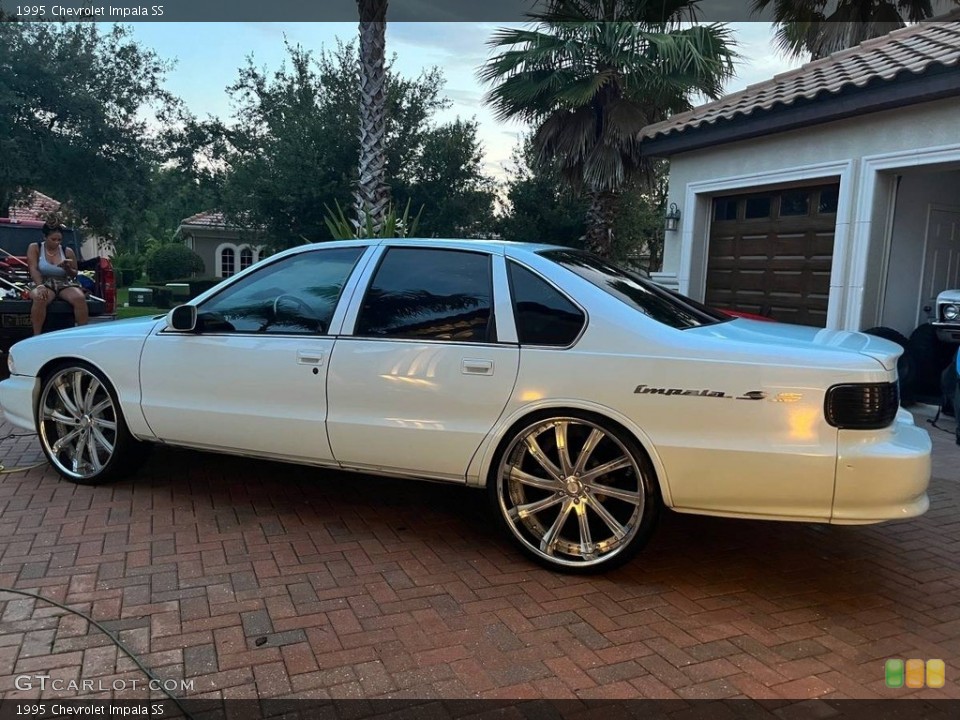 1995 Chevrolet Impala Custom Wheel and Tire Photo #144625771