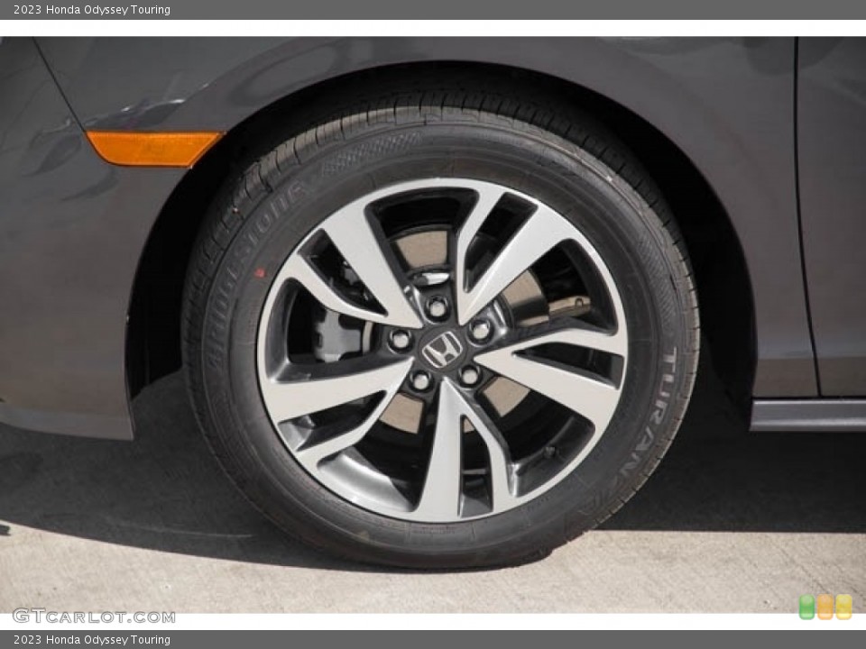 2023 Honda Odyssey Touring Wheel and Tire Photo #144701040