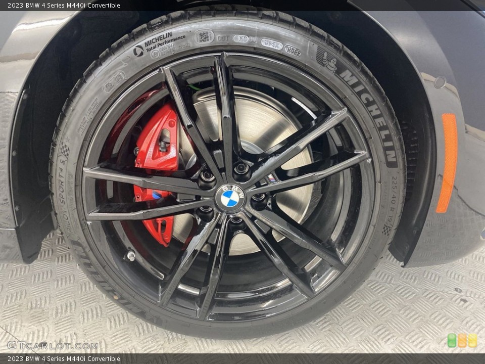 2023 BMW 4 Series M440i Convertible Wheel and Tire Photo #144799081