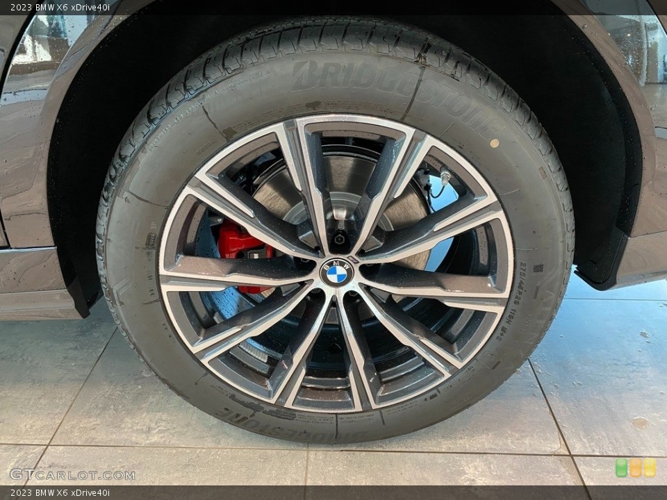 2023 BMW X6 xDrive40i Wheel and Tire Photo #144830546