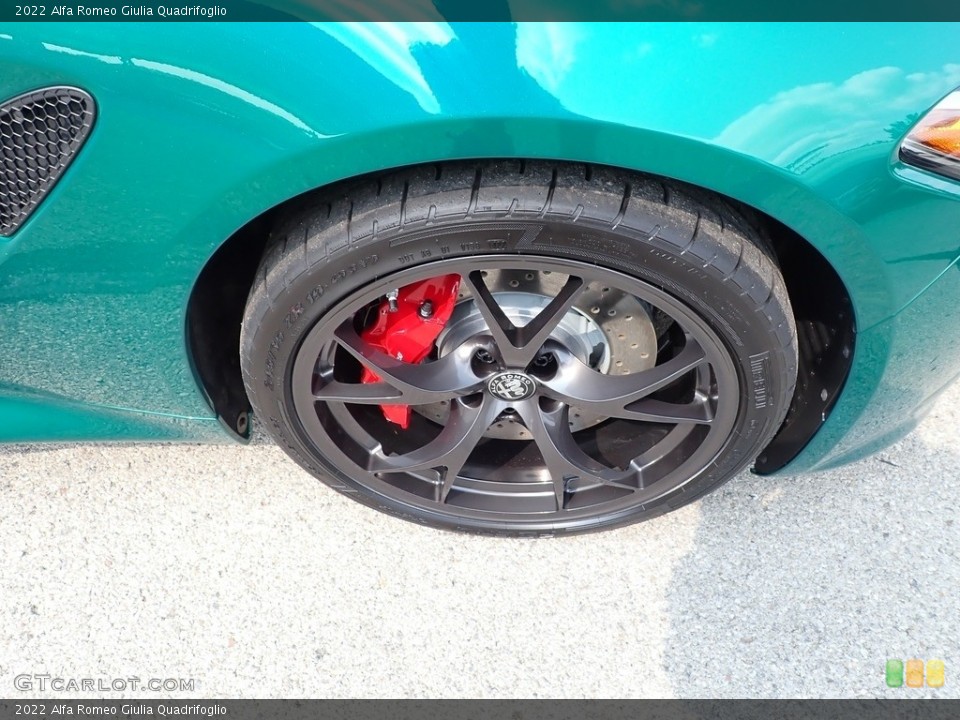 2022 Alfa Romeo Giulia Wheels and Tires
