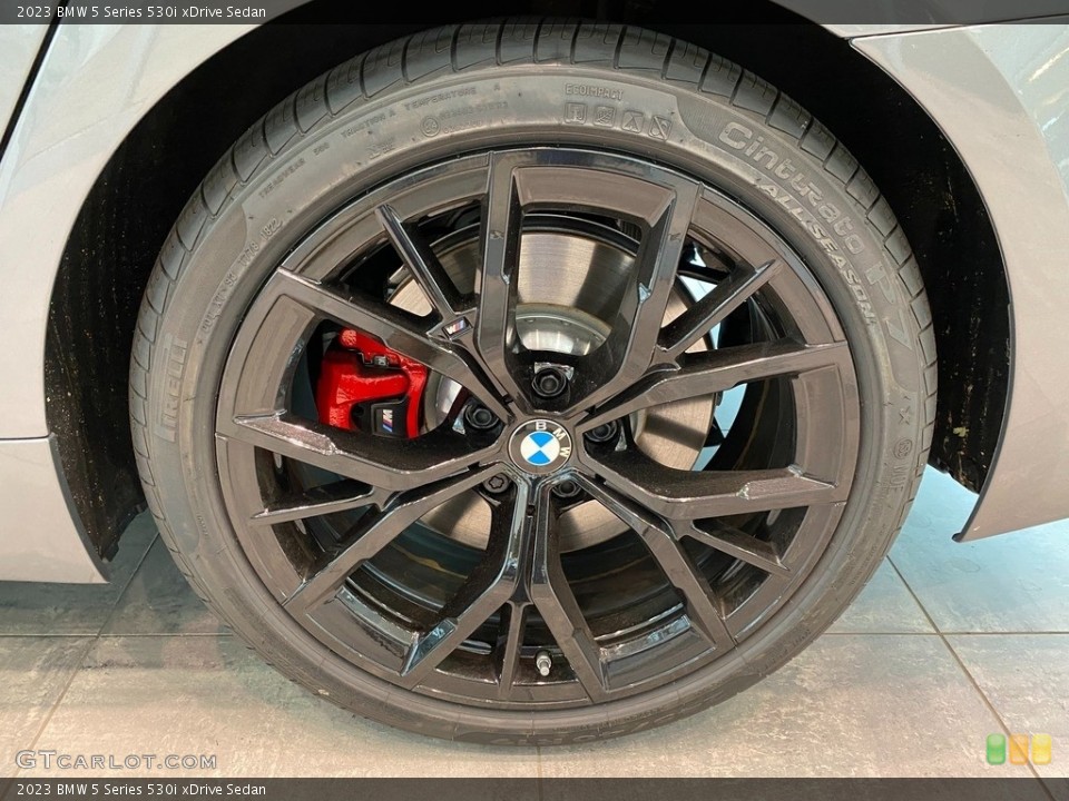 2023 BMW 5 Series 530i xDrive Sedan Wheel and Tire Photo #144949414