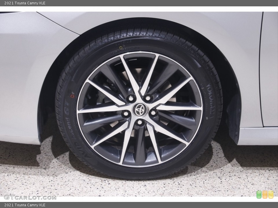 2021 Toyota Camry XLE Wheel and Tire Photo #145014196