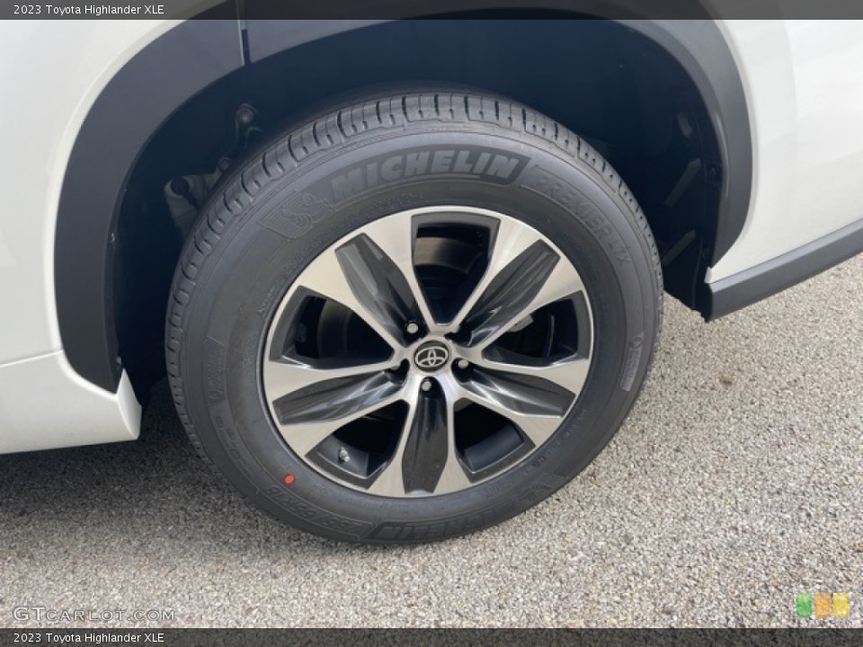 2023 Toyota Highlander XLE Wheel and Tire Photo #145133090