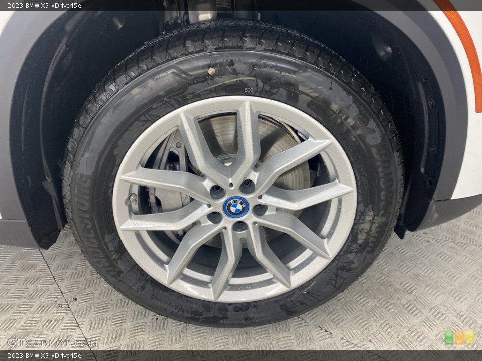 2023 BMW X5 xDrive45e Wheel and Tire Photo #145145169