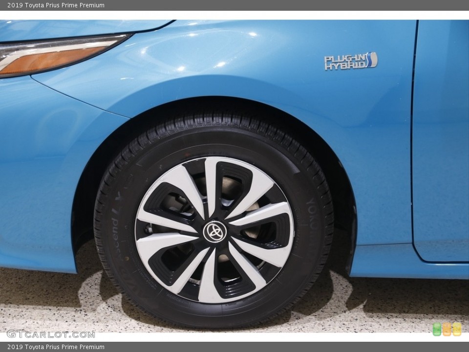 2019 Toyota Prius Prime Wheels and Tires