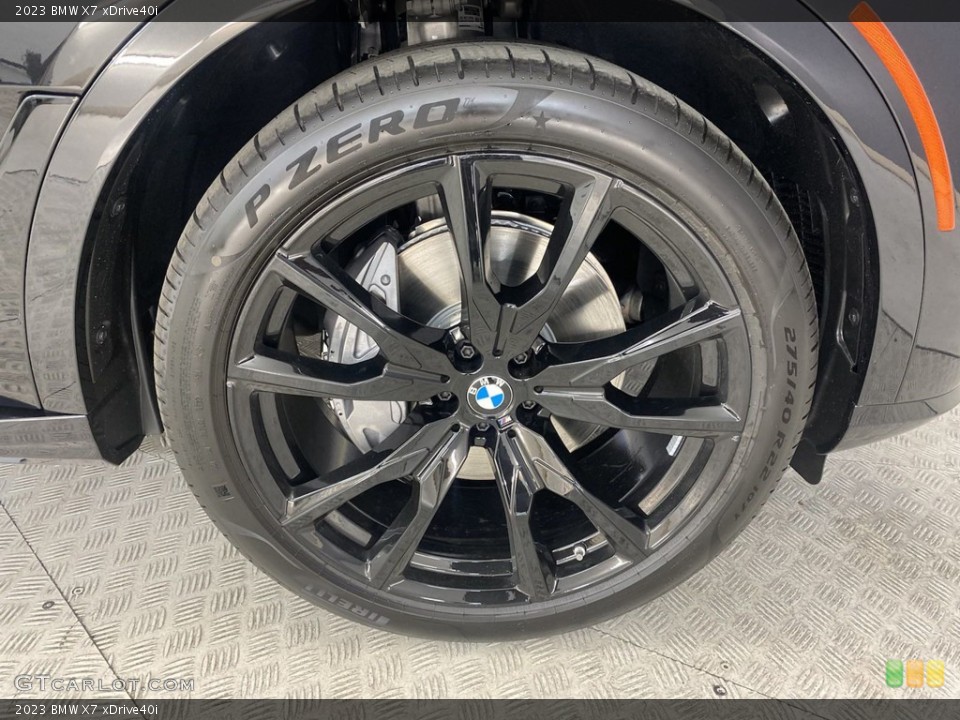 2023 BMW X7 xDrive40i Wheel and Tire Photo #145173434