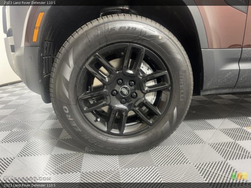 2023 Land Rover Defender 110 S Wheel and Tire Photo #145217930