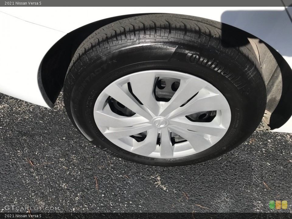 2021 Nissan Versa S Wheel and Tire Photo #145219602