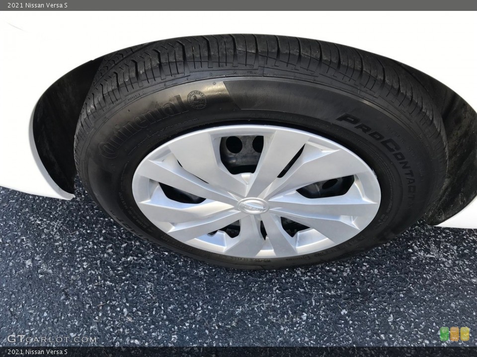 2021 Nissan Versa S Wheel and Tire Photo #145219619