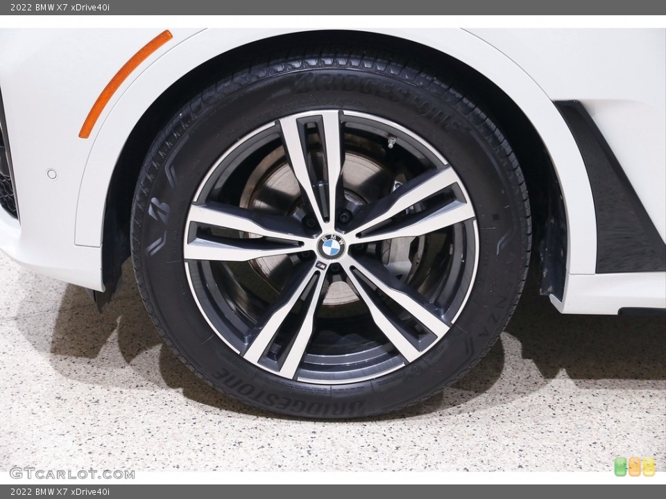 2022 BMW X7 xDrive40i Wheel and Tire Photo #145254630