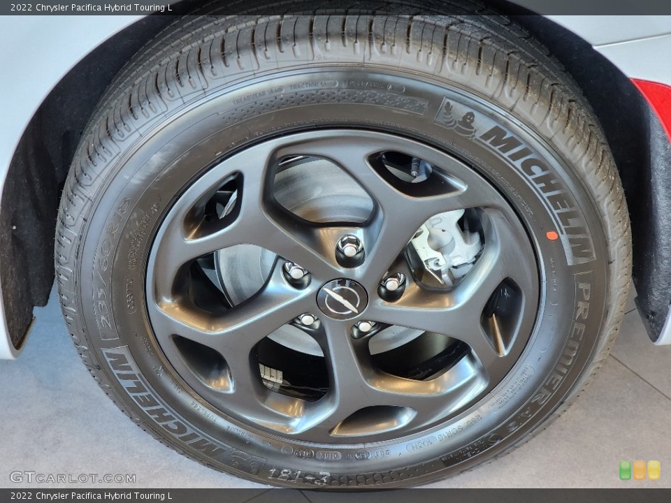 2022 Chrysler Pacifica Hybrid Touring L Wheel and Tire Photo #145261217