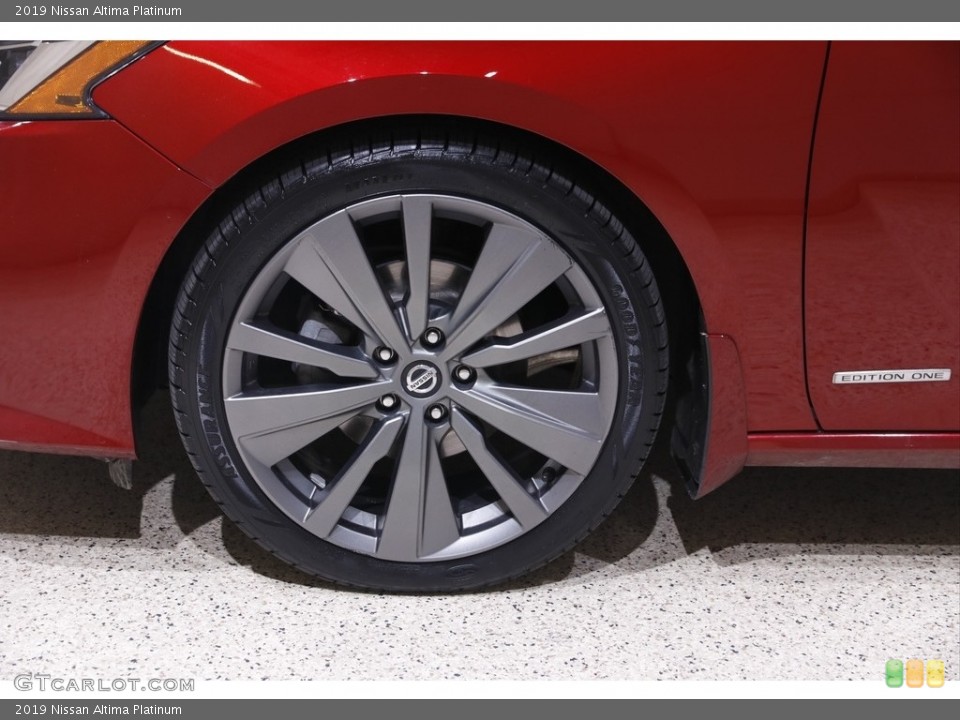 2019 Nissan Altima Platinum Wheel and Tire Photo #145310460