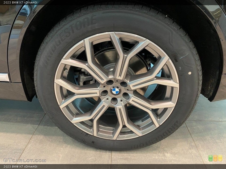 2023 BMW X7 xDrive40i Wheel and Tire Photo #145322581