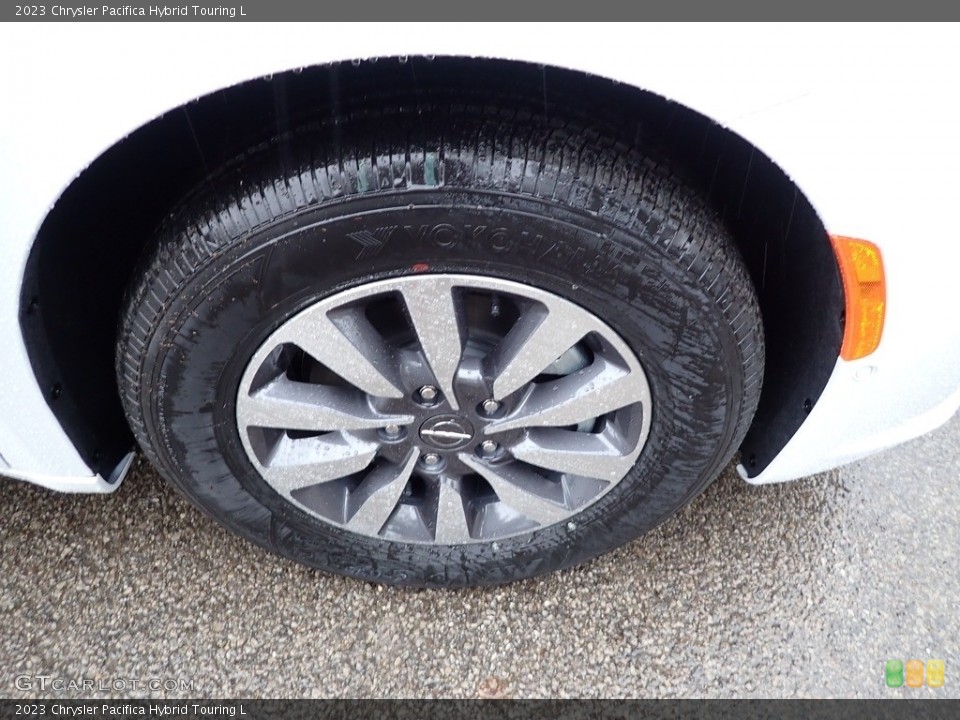 2023 Chrysler Pacifica Hybrid Touring L Wheel and Tire Photo #145467397