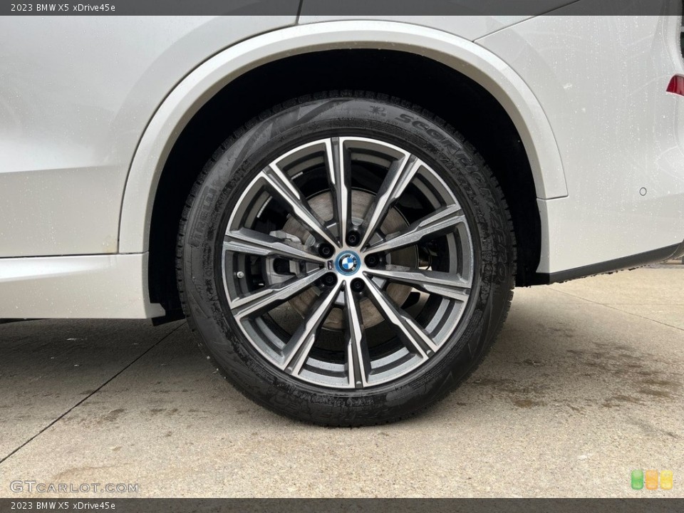 2023 BMW X5 xDrive45e Wheel and Tire Photo #145498212