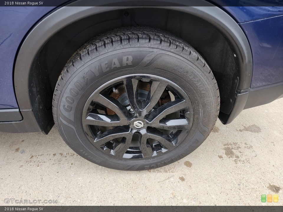 2018 Nissan Rogue SV Wheel and Tire Photo #145527593