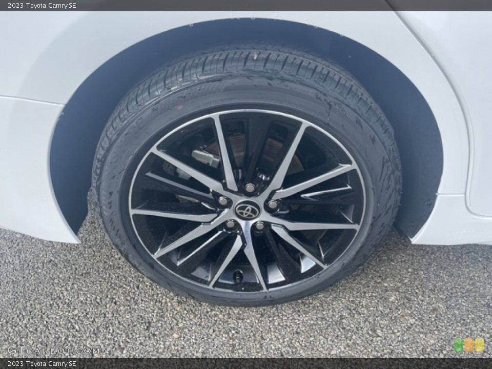 2023 Toyota Camry SE Wheel and Tire Photo #145606002