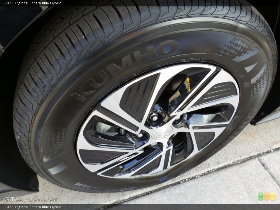 2023 Hyundai Sonata Wheels and Tires