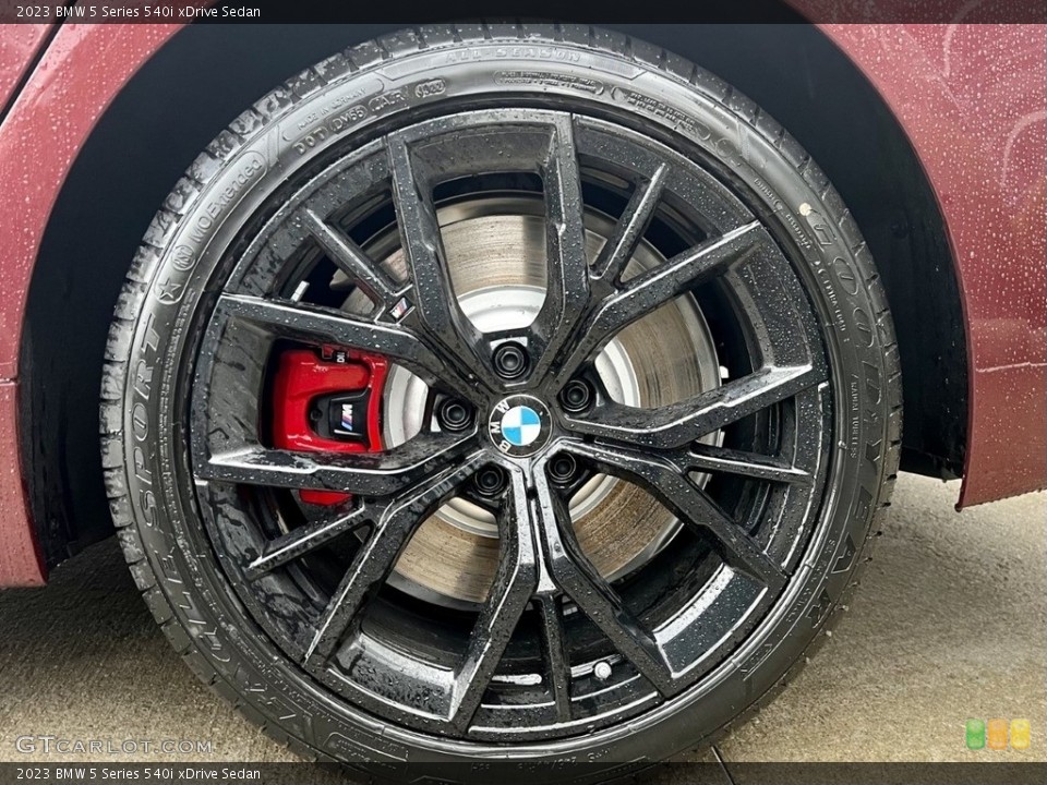 2023 BMW 5 Series 540i xDrive Sedan Wheel and Tire Photo #145709099