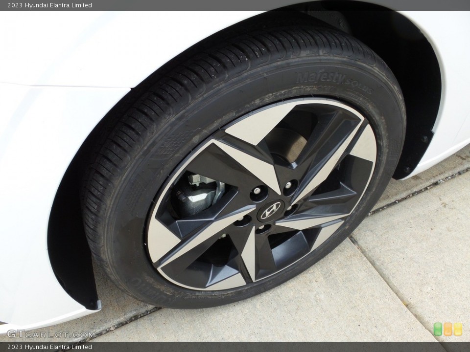 2023 Hyundai Elantra Limited Wheel and Tire Photo #145719994