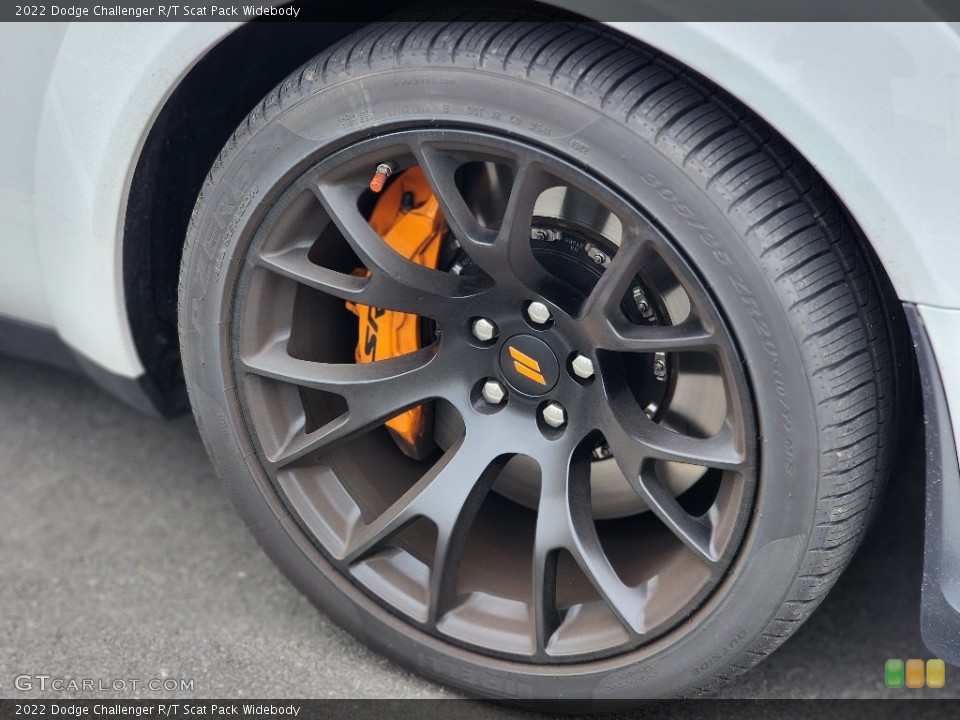 2022 Dodge Challenger R/T Scat Pack Widebody Wheel and Tire Photo #145757822