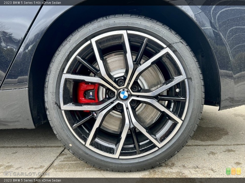 2023 BMW 5 Series 540i xDrive Sedan Wheel and Tire Photo #145800259