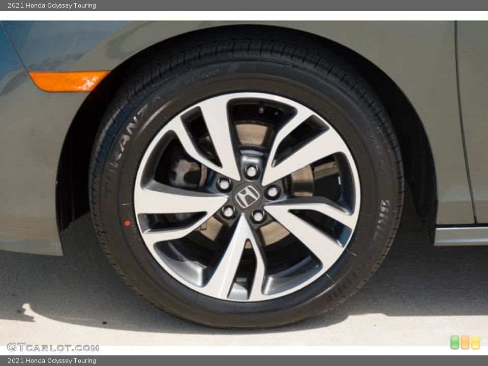 2021 Honda Odyssey Touring Wheel and Tire Photo #145910936