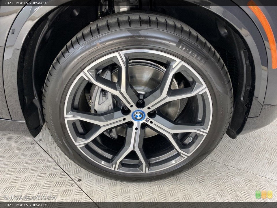 2023 BMW X5 xDrive45e Wheel and Tire Photo #145973261