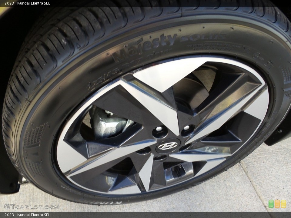 2023 Hyundai Elantra SEL Wheel and Tire Photo #145990507