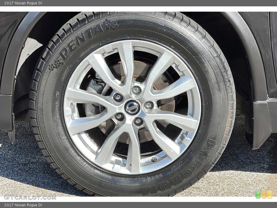 2017 Nissan Rogue SV Wheel and Tire Photo #146032451
