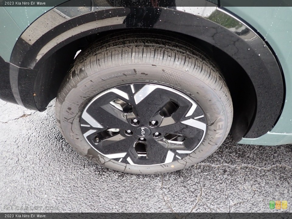2023 Kia Niro Wheels and Tires