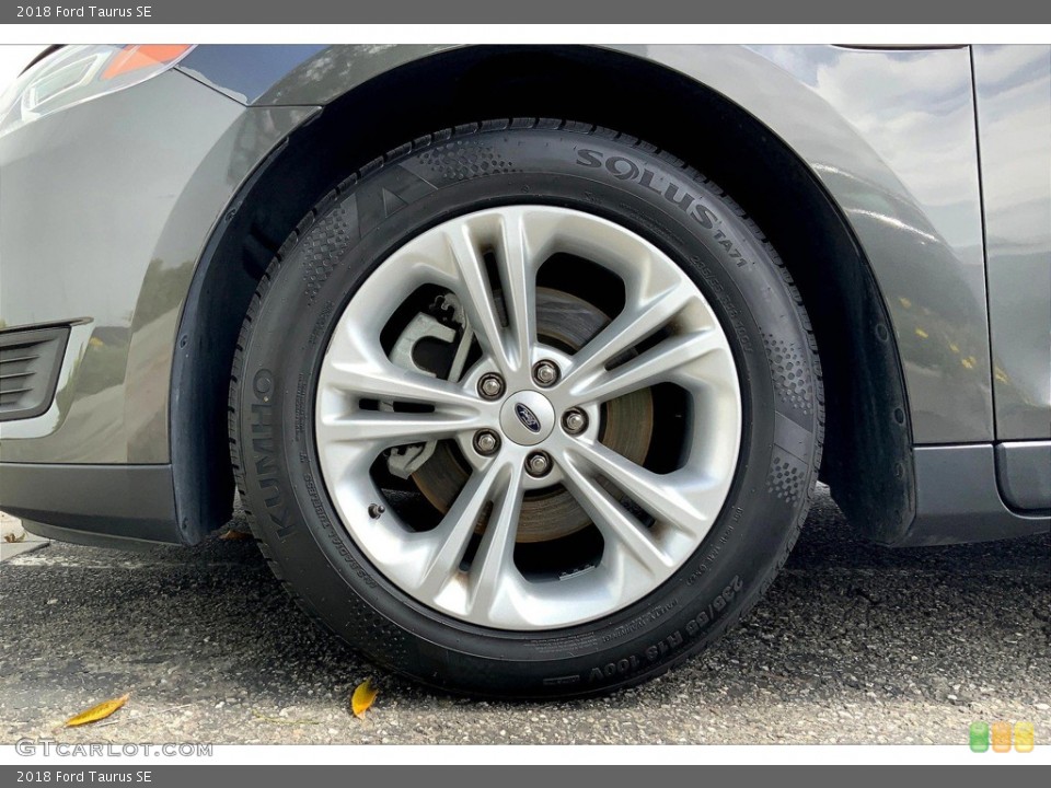 2018 Ford Taurus SE Wheel and Tire Photo #146126414