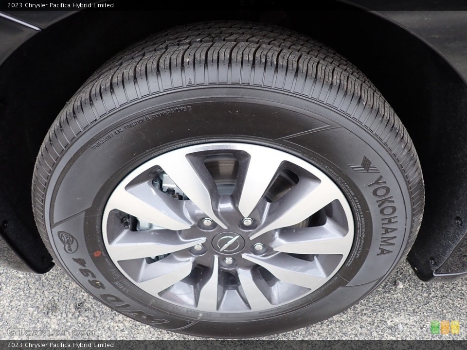 2023 Chrysler Pacifica Hybrid Limited Wheel and Tire Photo #146185329